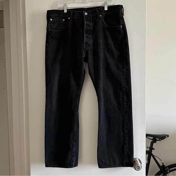 Levi Strauss Levi’s Black 501 Straight Leg Classic Denim Jeans Size 38X30 EUC - Picture 3 of 12